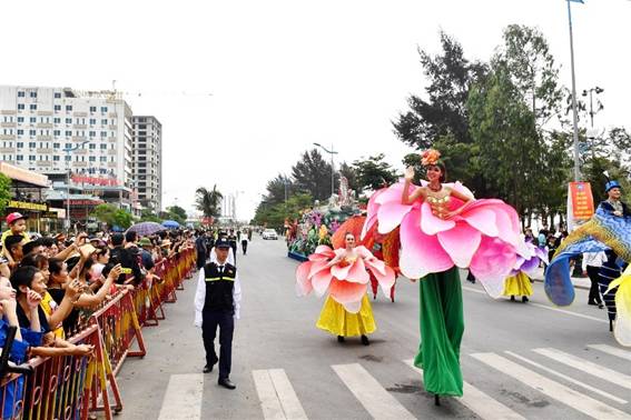 https://media.baodautu.vn/Images/honghanh/2020/06/25/Carnival_Thanh_Hoa_3.jpg