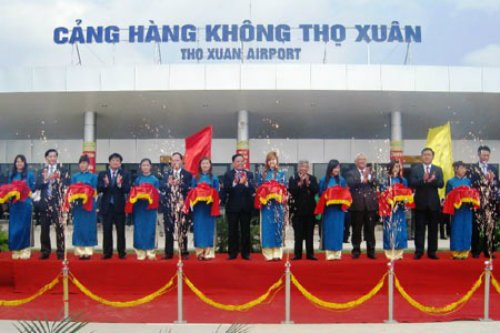 5-2 Bộ trưởng Đinh La Thăng dự Lễ khánh thành Cảng hàng không Thọ Xuân 1.jpg